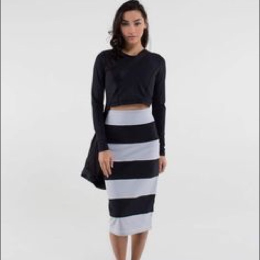 Lululemon Yoga Over skirt size 4